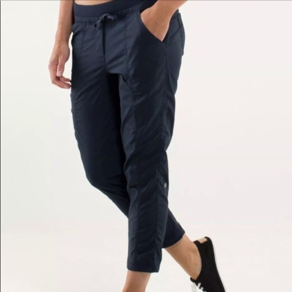 LuLulemon Street to Studio II Capris - Size 6